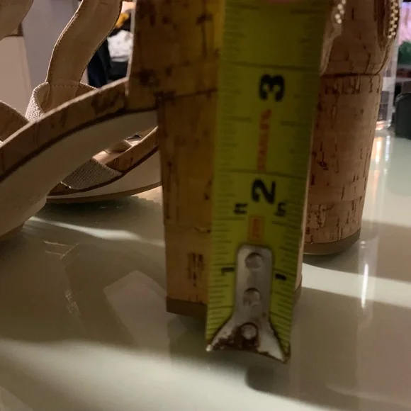 Donald J. Pliner Beige and Cork Sandals NWOT - Picture 3 of 9